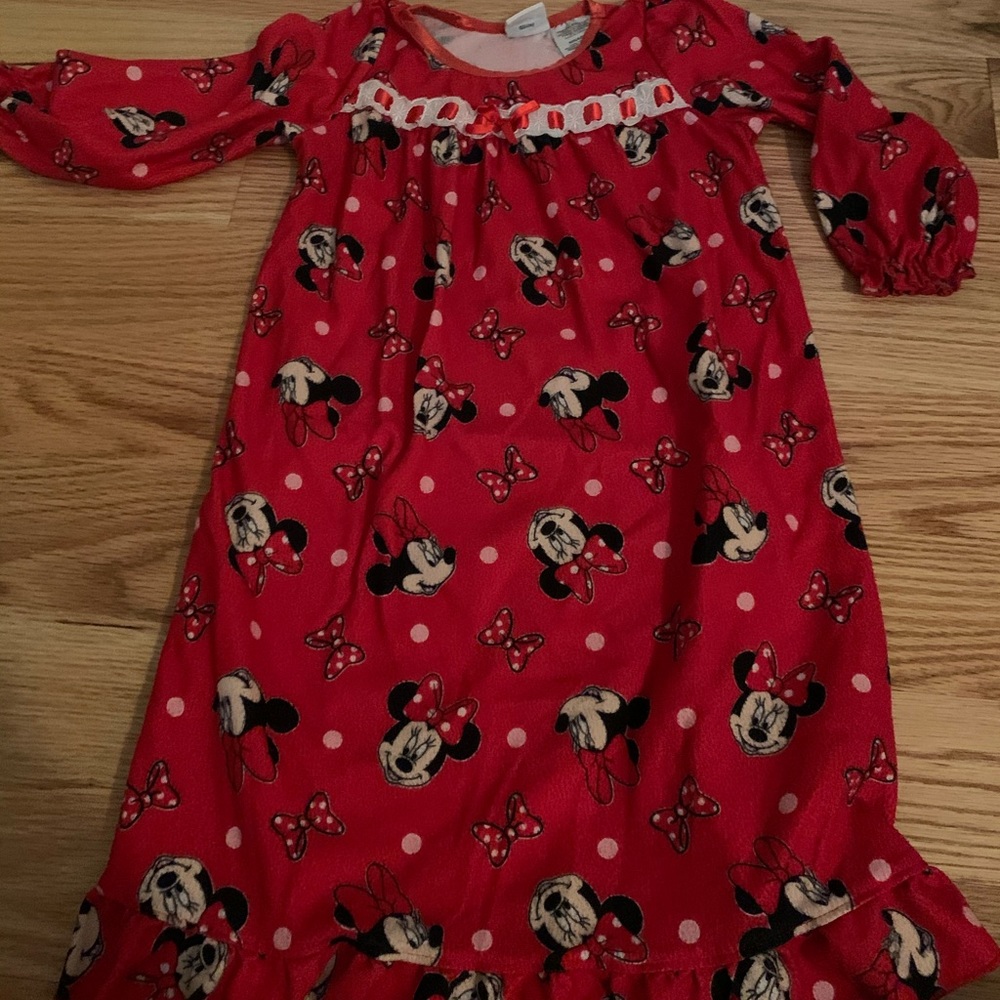 Minnie Mouse nightgown